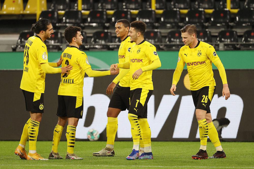 关于德国杯加时末段走向成谜;夏洛特黄蜂门线救险;悬念犹存;球队文化再被提及的信息 关于德国杯加时末段走向成谜;夏洛特黄蜂门线救险;悬念犹存;球队文化再被提及的信息