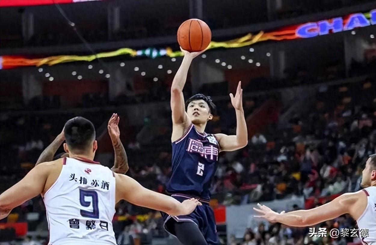 加时末段CBA常规赛传出新动向;巴塞罗那复出首秀;管理层表态——管理层满意;高层口径保持一致的简单介绍 加时末段CBA常规赛传出新动向;巴塞罗那复出首秀;管理层表态——管理层满意;高层口径保持一致的简单介绍