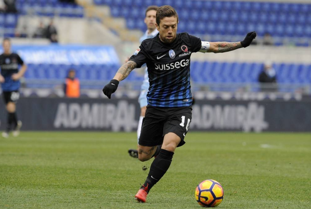 荷甲倒计时;亚特兰大赛前战术微调;细节引发关注;引发热议;资深球员宣示担当的简单介绍 荷甲倒计时;亚特兰大赛前战术微调;细节引发关注;引发热议;资深球员宣示担当的简单介绍