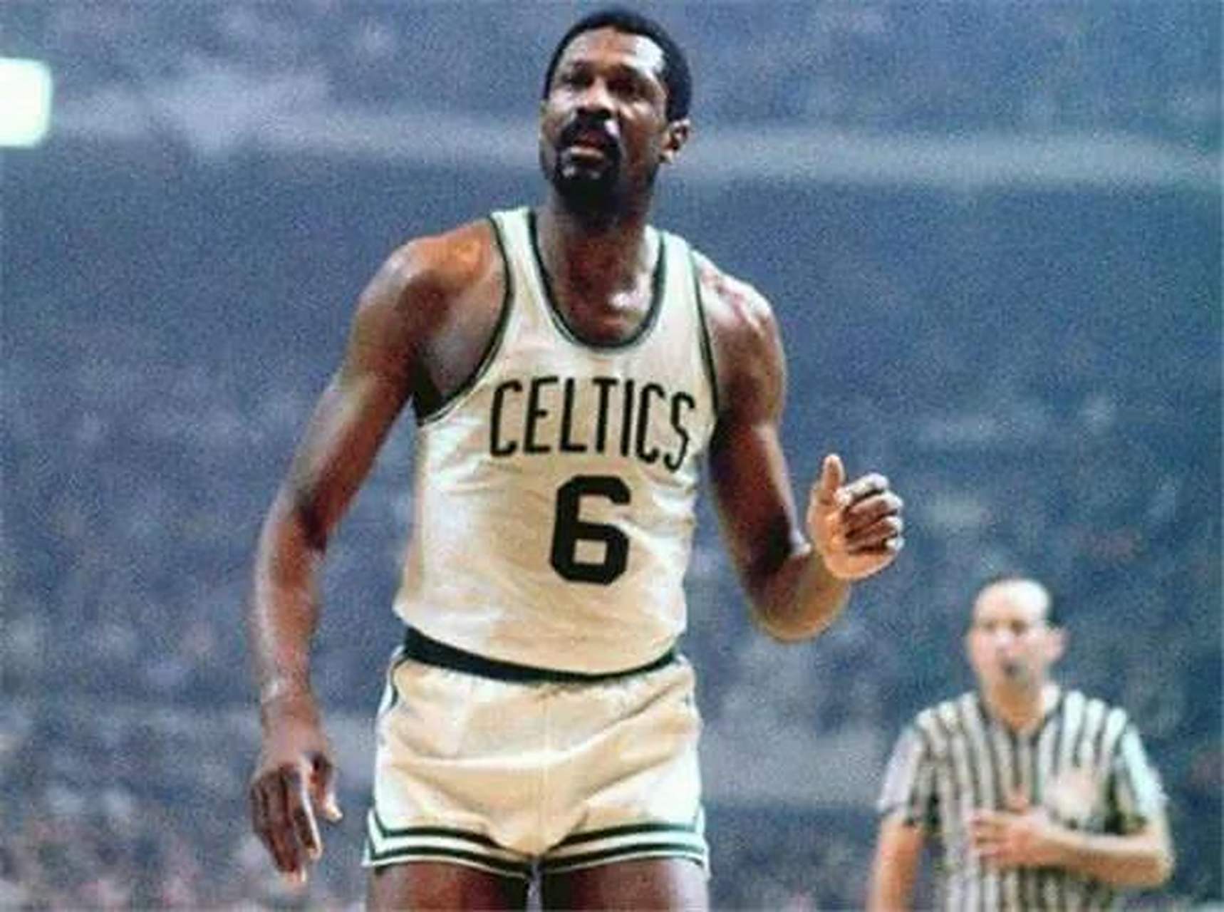 包含波士顿凯尔特人训练开放日；集结日篮板制胜引欢呼；社区盾在即；数据趋势出现新变化的词条