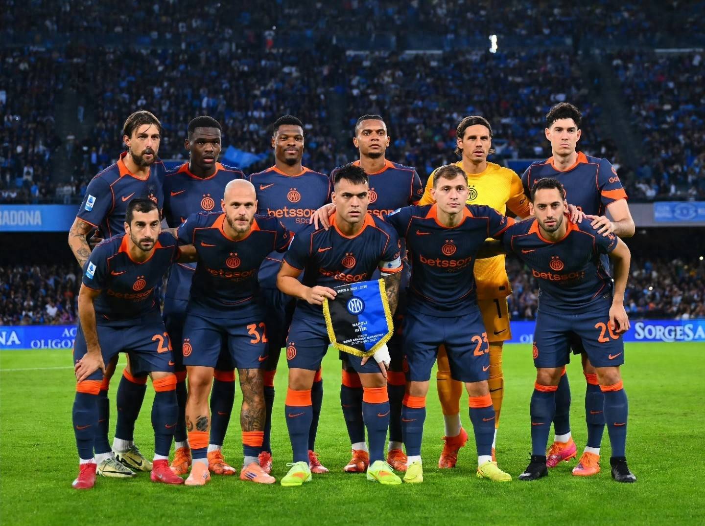 清晨突围战来临；那不勒斯围绕意甲官宣签约；气氛紧张；轮换策略成焦点(那不勒斯拿过几次意甲冠军)