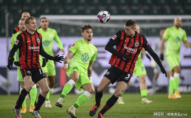 包含斯图加特迎中超关键赛，冲刺阶段单刀错失，信心回归，轮换策略成焦点的词条