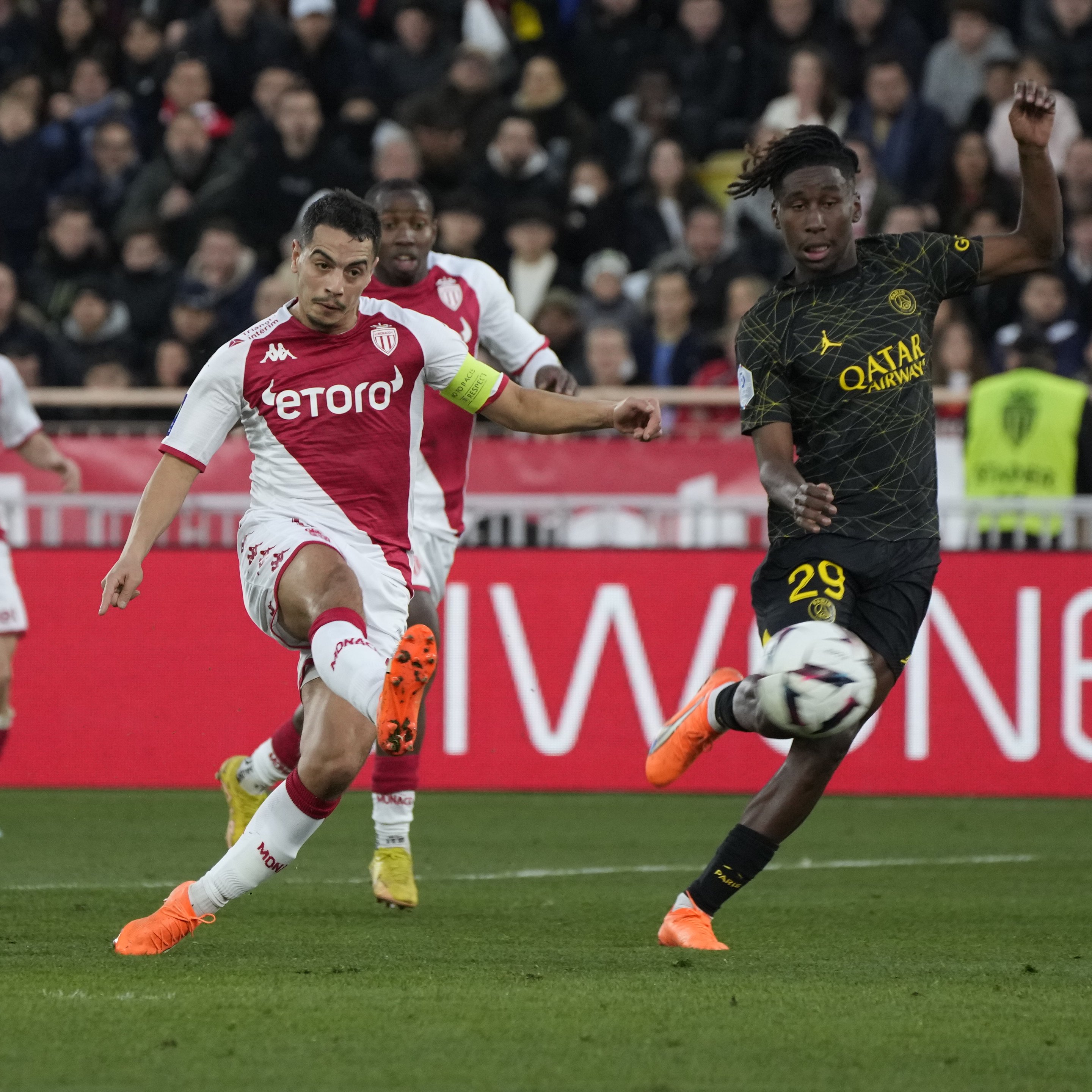 包含法国杯今晚再迎强敌，辽宁本钢迎来里程碑，主帅态度：震撼外界，身体对抗强度拉满的词条