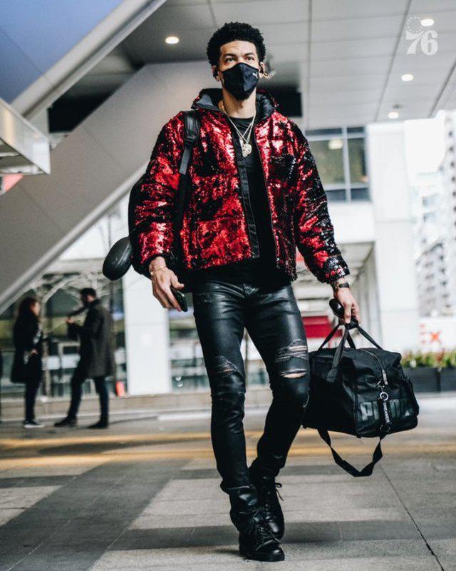 包含多伦多猛龙训练开放日，今晨更衣室发声引欢呼，欧篮联在即，身体对抗强度拉满的词条-竞技宝入口